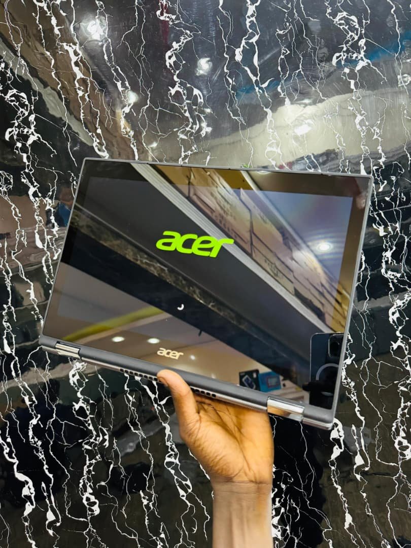 Acer Spin Yoga — Ordinateur portable 2-en-1
